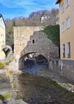 Bad M�nstereifel -  Alte Schlo�pforte  �ber die Erft, Teil der alten Stadtmauer - 14.02.2021