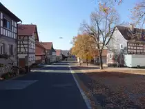 Serrfeld, Fachwerkh�user aus dem 19. Jahrhundert in der Stra�e zur Kirchenburg (15.10.2018)