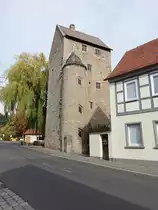 Fladungen, Obertorturm in der Ludwigstra�e, erbaut 1335 (16.10.2018)