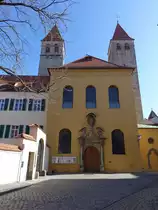 Regensburg, Niederm�nsterkirche, erbaut ab 1146 im romanischen Stil (28.02.2021)