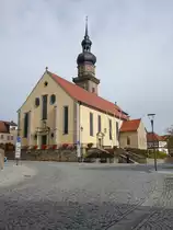 Mellrichstadt, kath. Pfarrkirche St. Kilian, dreischiffige Stufenhalle mit Chorseitenturm, erbaut ab 1614 (16.10.2018)