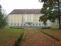 Schloss Ering, unregelm��ige Anlage mit f�nf Trakten um den Herrschaftshof, erbaut 1725, Umbau um 1772 wohl von Leonhard Matth�us Gie�l (20.10.2018)