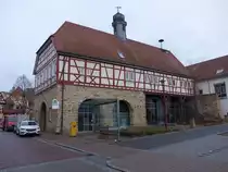 Erlenbach, altes Rathaus in der Klingenstra�e, erbaut 1698 (23.12.2018)