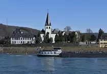 Die Pantaleon-Kirche am Rheinufer in Unkel - 06.03.2021