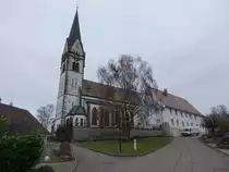 Grie�en, neugotische kath. Pfarrkirche St. Peter und Paul, erbaut von 1900 bis 1901 nach Pl�nen von Otto Belzer (30.12.2018)