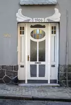 Eingangst�r im Jugendstil. Helgolandsgade 37B in S�nderborg (deutsch: Sonderburg) in Nordschleswig. Aufnahme: 20. April 2021.