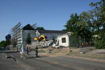 Teilabriss eines Wohnblockes in der Erich-Weinert-Stra�e