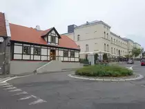 Gniezno / Gnesen, Fachwerkhaus und Spital Miejski in der Swietego Jana Stra�e (12.06.2021)