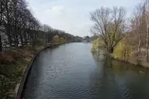 Hamburg am 21.3.2021: Eilbekkanal mit anschlie�endem Kuhm�hlenteich im Stadtteil Uhlenhorst /