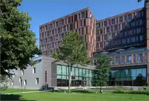 School of Finance and Management - 

... in Frankfurt am Main. Fertigstellung: 2017, Architekten: Henning Larsen (Kopenhagen, M�nchen)

Blick auf den Eingangsbereich. Im Innern erwartet einen eine gro�z�gige Halle.

21.07.2021 (M)