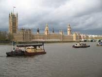 Blick vom s�dlichen Themseufer auf Westminster und den Big Ben.
(April 2008)