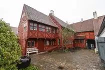 Die Ehlers-Keramiksammlung ist in diesem Haus in Hadersleben (Haderslev) untergebracht, welches im Jahre 1577 erbaut wurde. Im Sommer werden hier gelegentlich Theaterst�cke aufgef�hrt. Aufnahme: 5. Mai 2021.