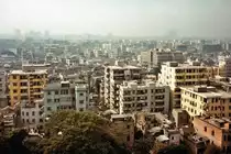 Guangzhou (Kanton) von der Blumen-Pagode aus gesehen. Von oben bietet sich ein gro�artigen Ausblick �ber die Stadt. Fotografiert am 10. November 1984