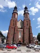 Opole / Oppeln, Kathedrale Hl. Kreuz, erbaut im 11. Jahrhundert, Doppelturm Fassade erbaut 1890 (19.06.2021)