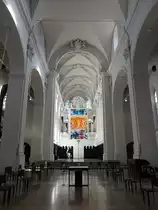 W�rzburg, Innenraum der Augustinerkirche, Hochaltarbild Neues Jerusalem von Jacques Gassmann (21.02.2021)