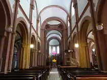 W�rzburg, neugotischer Innenraum der Pfarrkirche St. Adalbero (21.02.2021)