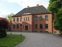 Sakskobing, Wirtschaftsgeb�ude von 1906 beim Schloss Krenkerup (18.07.2021)