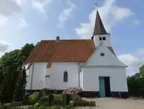Engestofte, evangelische Dorfkirche, erbaut um 1100, restauriert von 1856 bis 1857 (18.07.2021)