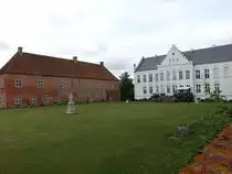 Halsted Kloster, ehem. Benediktinerkloster, Hauptgeb�ude erbaut von 1847 bis 1849 (18.07.2021)