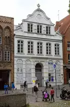 Das Buddenbrookhaus (Heinrich-und-Thomas-Mann-Zentrum) in L�beck ist seit 1993 eine Gedenkst�tte in Tr�gerschaft der Kulturstiftung Hansestadt L�beck. Es beherbergt den F�rderverein Buddenbrookhaus, die Deutsche Thomas Mann-Gesellschaft, die Heinrich Mann-Gesellschaft, die Golo Mann-Gesellschaft und die Erich-M�hsam-Gesellschaft. Aufnahme: 20. August 2021.