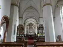 Neuenheerse, Alt�re in der Stiftskirche St. Saturnina (05.10.2021)