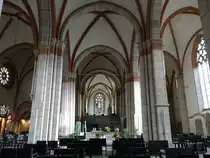 Hameln, Innenraum der M�nsterkirche St. Bonifatius (06.10.2021)
