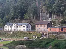 Sch�na die  Bahnhofstra�e gesehen von der gegen�berliegenden Elbuferseite am 09. Oktober 2021.