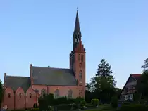 Im Bild die Dorfkirche in Basedow. (August 2014)