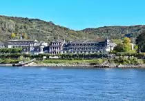 Unkel - Freiligrathhaus und Pax-G�stehaus am Rheinufer in Unkel - 24.10.2021