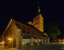 Die S�dseite des Alten Rathauses in Stralsund, so gesehen Ende August 2014.