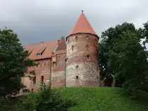 Bytow / B�tow, runder Wehrturm der Deutschordensburg (01.08.2021)