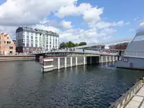 Gdansk / Danzig, Fu�g�ngerbr�cke �ber den Motlawa Kanal (02.08.2021)
