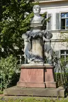 Ein Denkmal f�r den deutschen Volks- und Jugendschriftsteller Karl Gustav Nieritz, so gesehen Mitte April 2014 in Dresden.