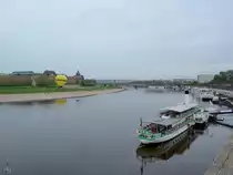 Blick �ber die Elbe auf das K�nigsufer. (Dresden, April 2014)