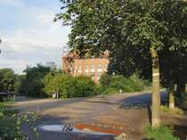 Berlin-Treptow - auf der alten bahntrasse zum G�rlitzer Bahnhof, heute nur noch ein Weg, Aufnahme 2007