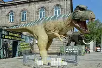 Die Dino´s sind los und laden zu einem Museumsbesuch ein. (Porto, Mai 2013)