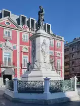 Eine Statue des portugisischen K�nigs Peter V. aus dem Hause Sachsen-Coburg und Gotha. (Porto, Januar 2017)