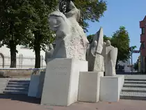 Plock, Denkmal f�r Boleslaw III.  vor der St. Bartholom�us Kirche (07.08.2021)