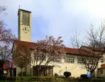 Gundelfingen, die katholische St.Bruder-Klaus-Kirche, erbaut 1961-63, M�rz 2016