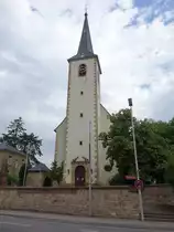 Mainz-Ebersheim, kath. Pfarrkirche St. Laurentius, erbaut von 1724 bis 1729, Kirchturm erbaut 1768 (13.06.2020)