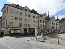 Feldkirch, H�user und Brunnen am Domplatz (03.06.2021)