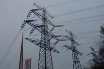 Oststeinbek/Stormarn am 13.11.2021: Ausleger an Tragmasten der Nord-S�d- Strom-Ringleitung /
14.02.2022 Harald Schmidt