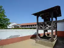 Der Wasserbrunnen in einer rekonstruierten R�mischen Herberge in Xanten. (Mai 2011)
