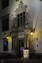 Eines der Eingangsportale zum Magistrat, der Stadtverwaltung in Krakau. (M�rz 2013)