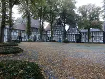 Halle (Westfalen), Fachwerkh�user am Kirchplatz (12.10.2021)