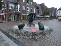 Versmold, Wursttr�gerbrunnen in der Berliner Stra�e (12.10.2021)