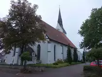 Versmold, evangelische St. Petri Kirche, erbaut ab 1096, Umbau im 13. Jahrhundert zur sp�tgotischen Hallenkirche (12.10.2021)