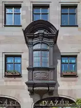 Ein h�lzerner Erker an einem Haus in N�rnberg. (Mai 2017)