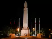 Dieser Obelisk in Floriana soll an  die Toten des Ersten und Zweiten Weltkrieges erinnern. (Oktober 2017)