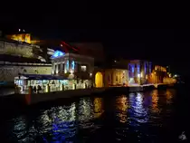 Das Marsamxett F�hrterminal in Valletta bei Nacht. (Oktober 2017)